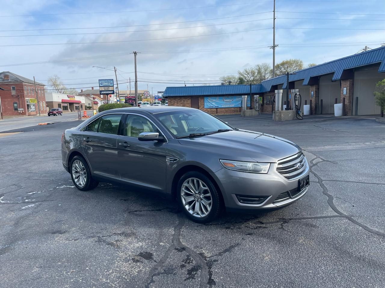 Ford Taurus Limited FWD 2014