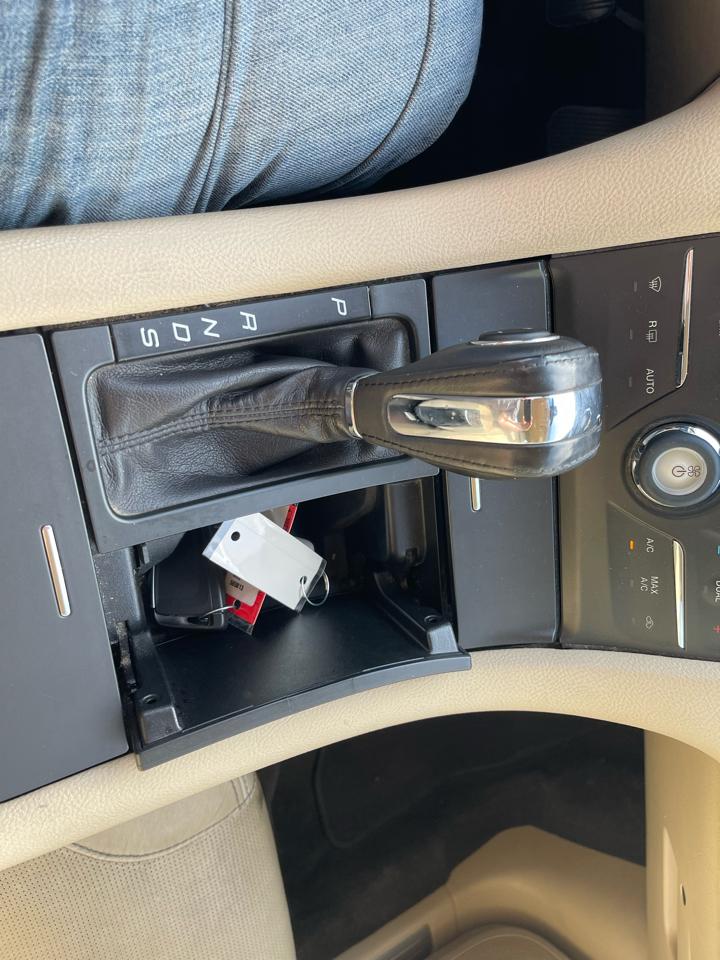 Ford Taurus Limited FWD 2014