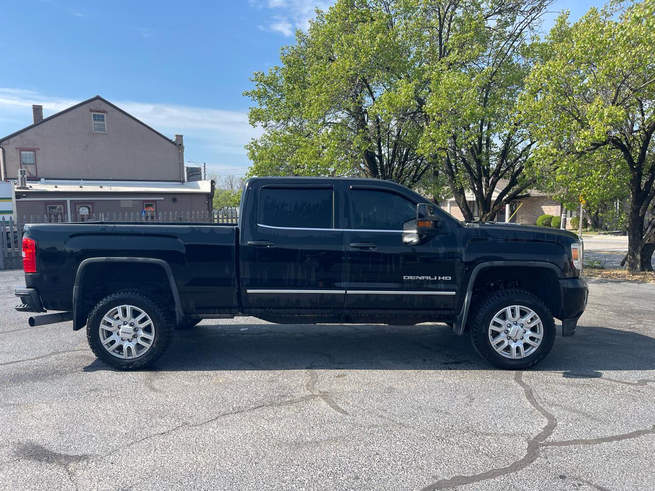 GMC Sierra 2500HD Denali Crew Cab 4WD 2015