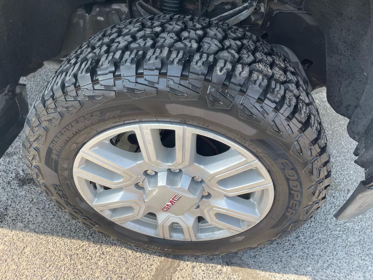 GMC Sierra 2500HD Denali Crew Cab 4WD 2015