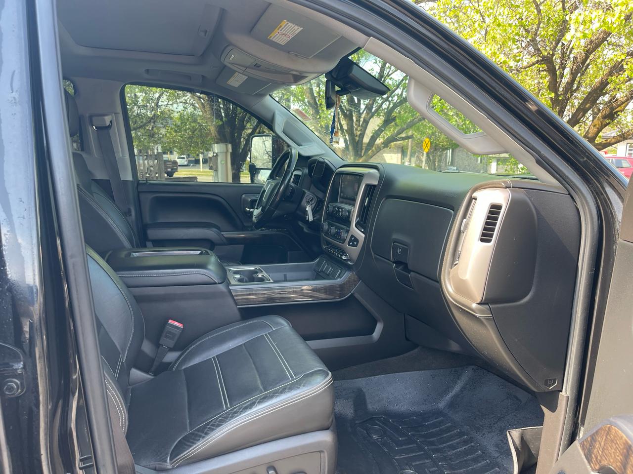 GMC Sierra 2500HD Denali Crew Cab 4WD 2015