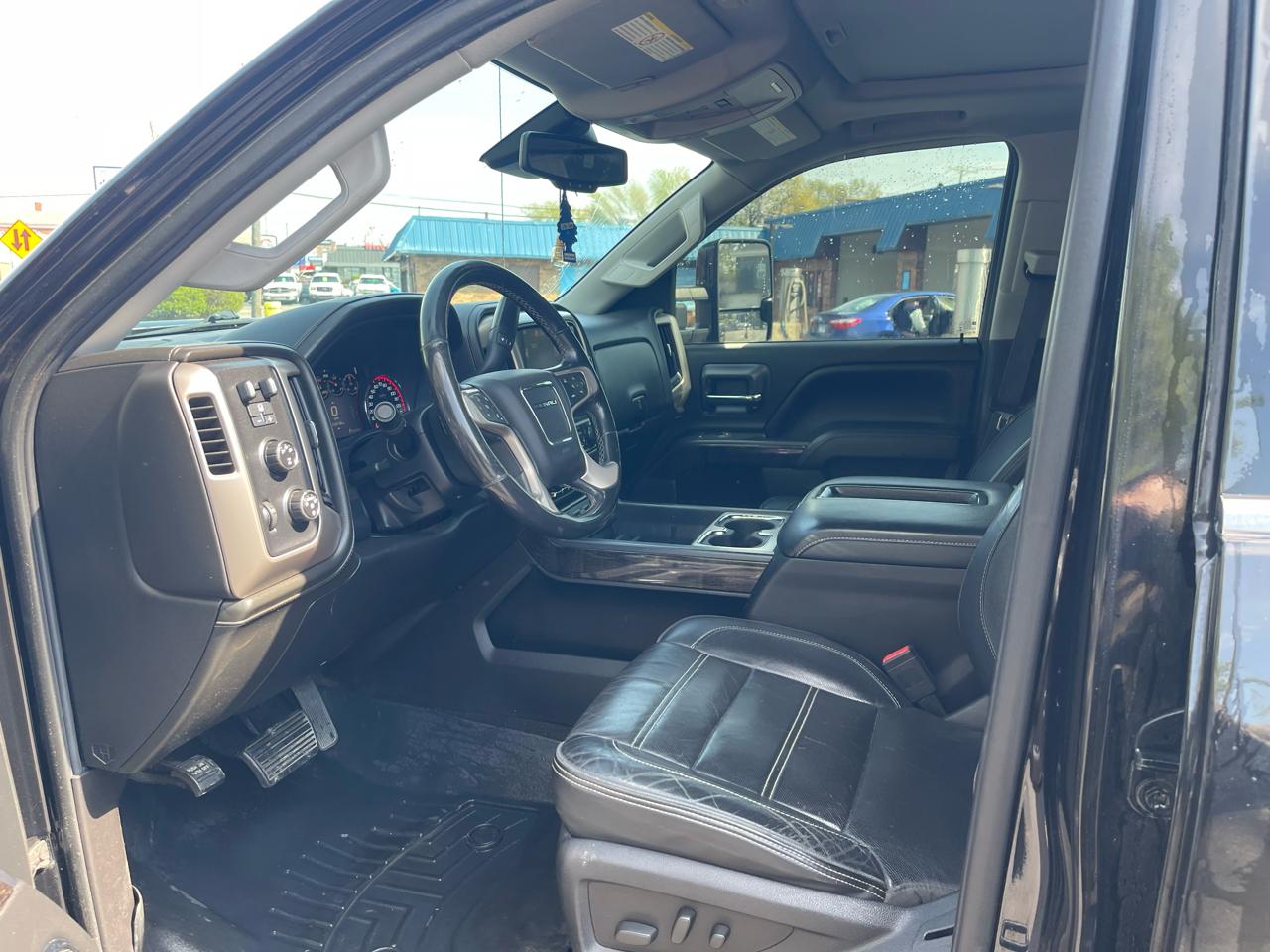 GMC Sierra 2500HD Denali Crew Cab 4WD 2015