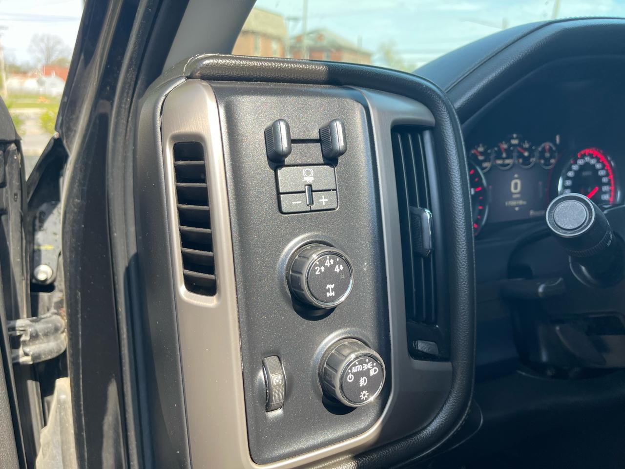 GMC Sierra 2500HD Denali Crew Cab 4WD 2015