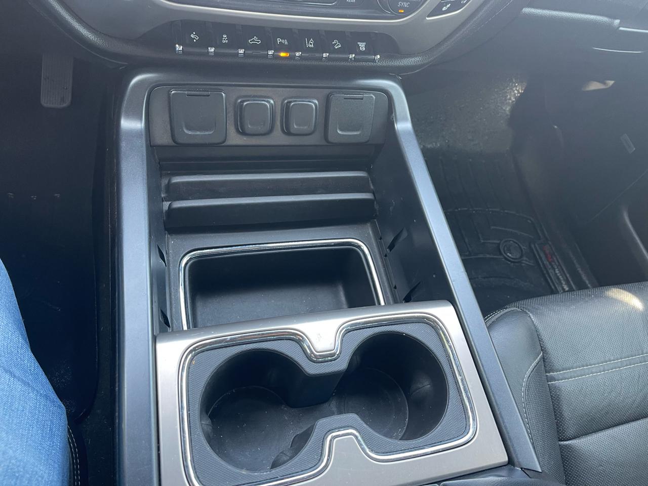 GMC Sierra 2500HD Denali Crew Cab 4WD 2015