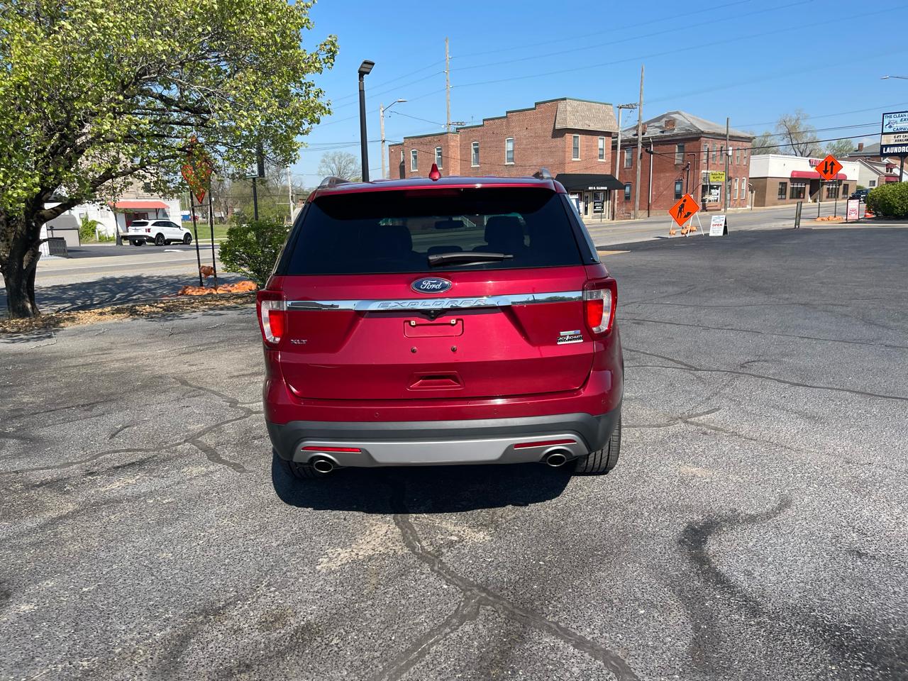 Ford Explorer 4WD 4dr V6 XLT 2016