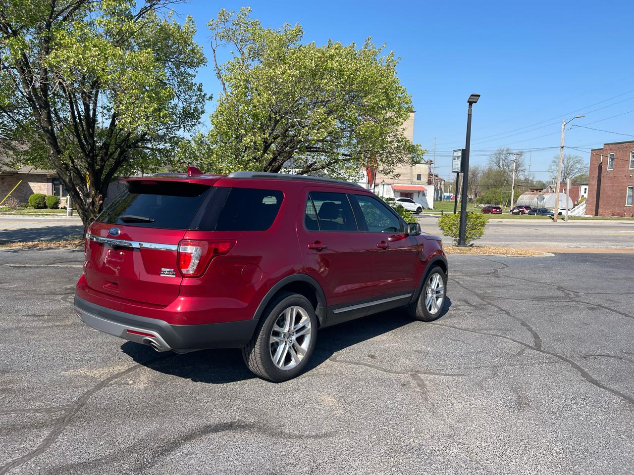 Ford Explorer 4WD 4dr V6 XLT 2016