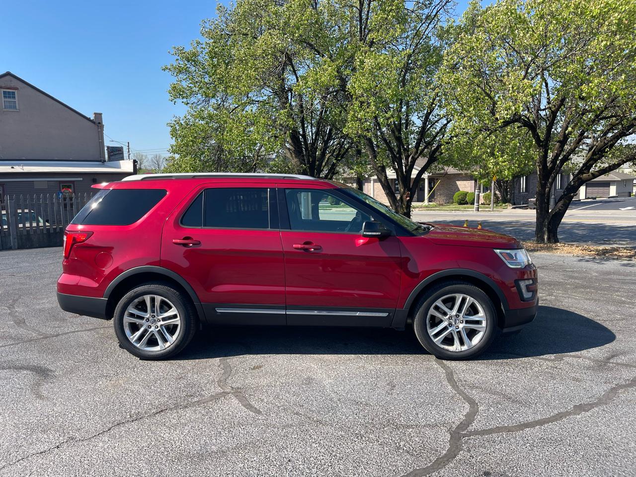 Ford Explorer 4WD 4dr V6 XLT 2016
