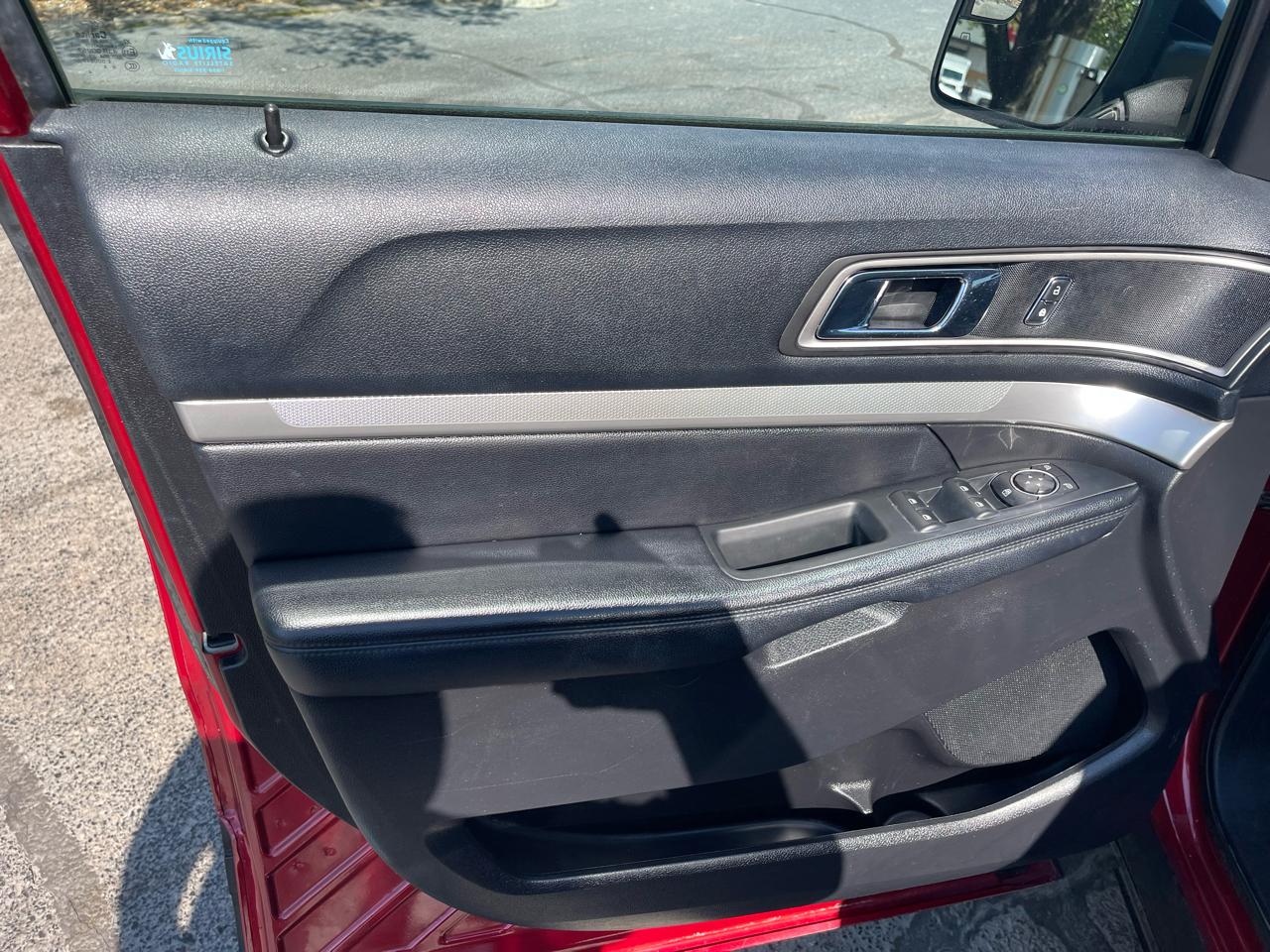 Ford Explorer 4WD 4dr V6 XLT 2016