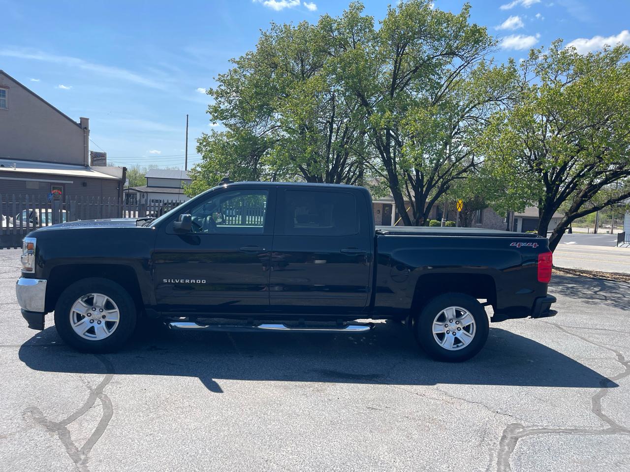 Chevrolet Silverado 1500 1LT Crew Cab 4WD 2017