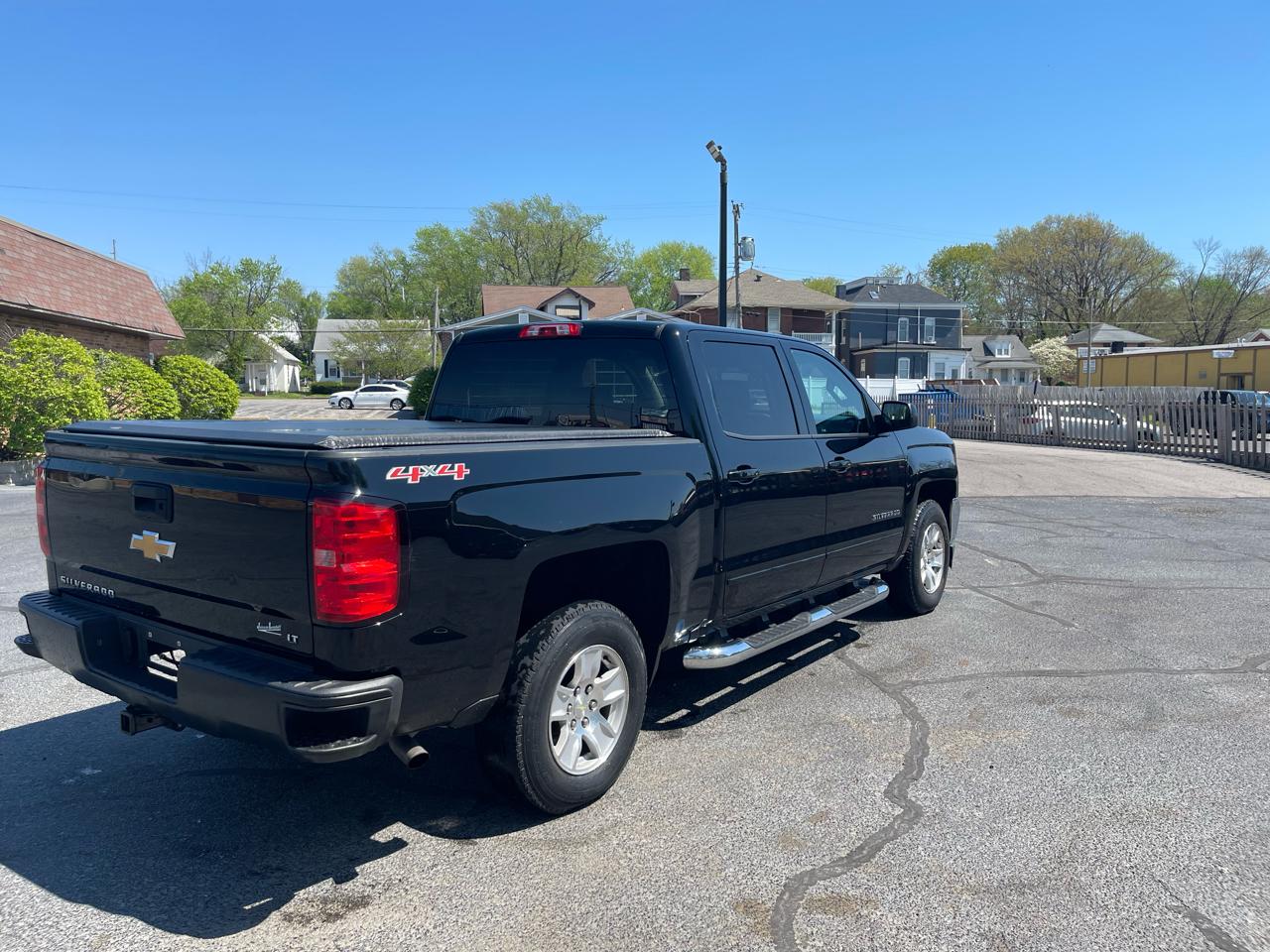 Chevrolet Silverado 1500 1LT Crew Cab 4WD 2017