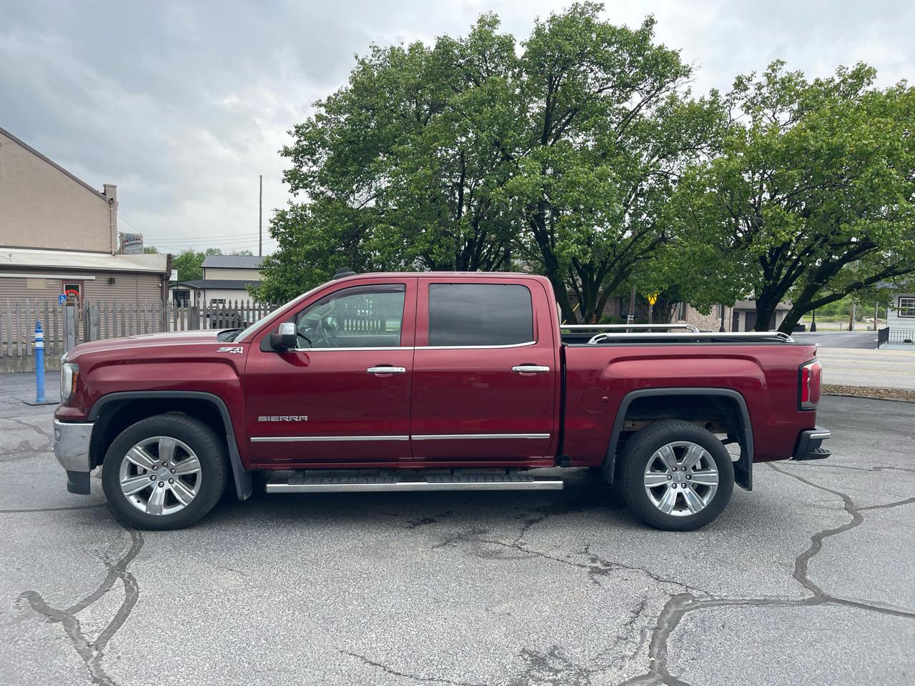 GMC Sierra 1500 4WD Crew Cab 143.5" SLT 2017