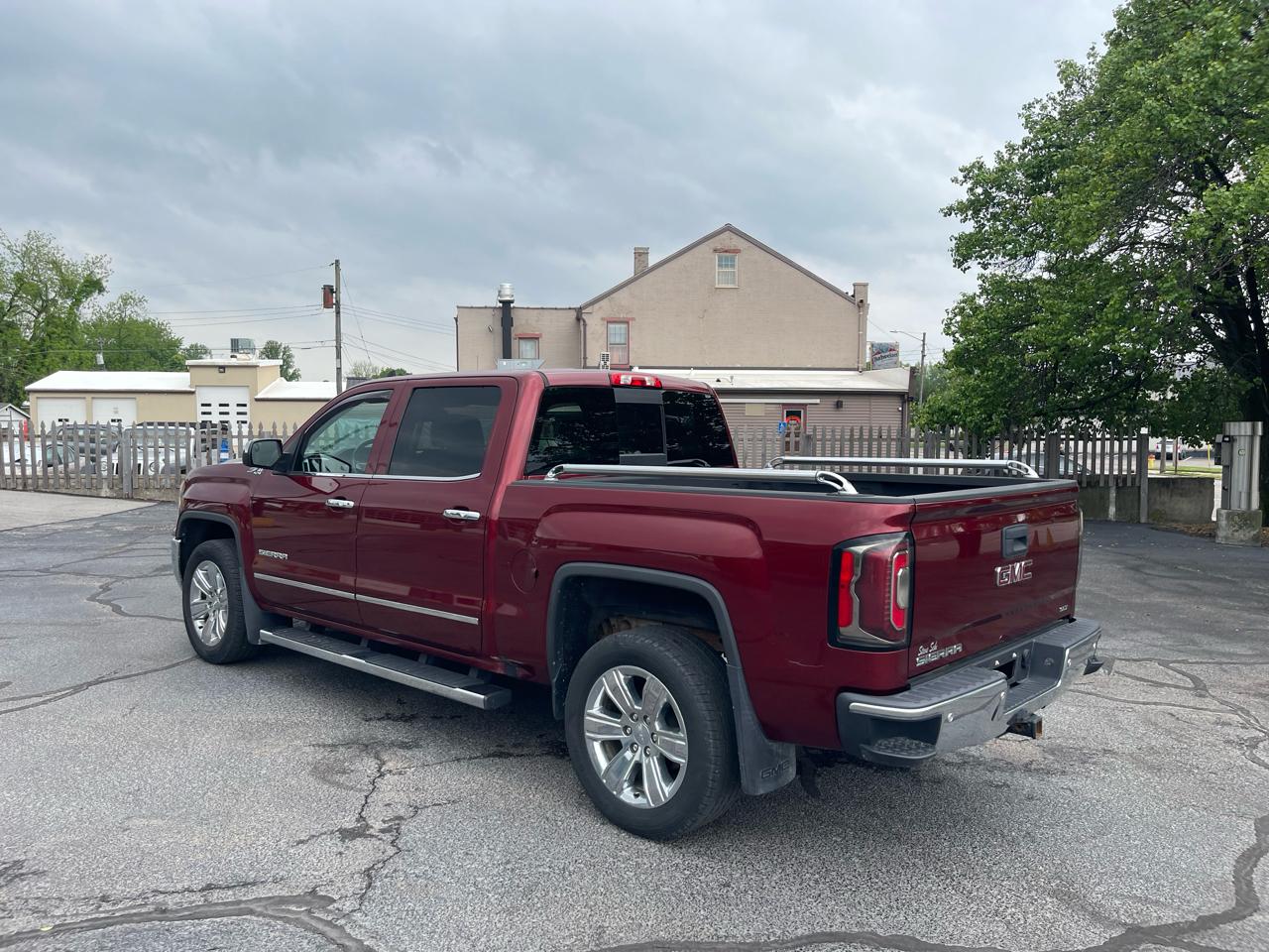 GMC Sierra 1500 4WD Crew Cab 143.5" SLT 2017