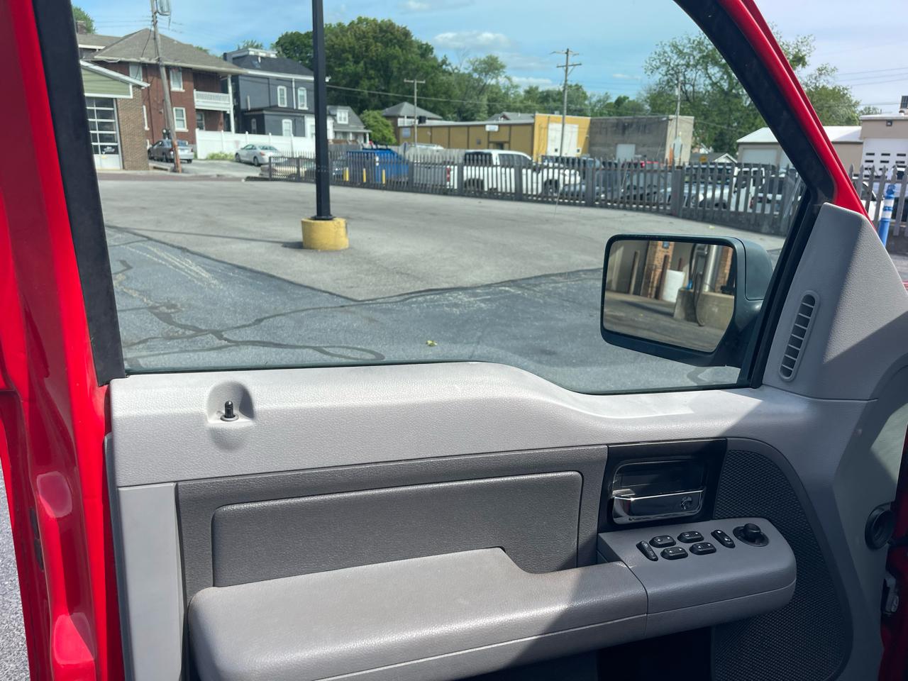 Ford F-150 2WD SuperCab 145" XLT 2005