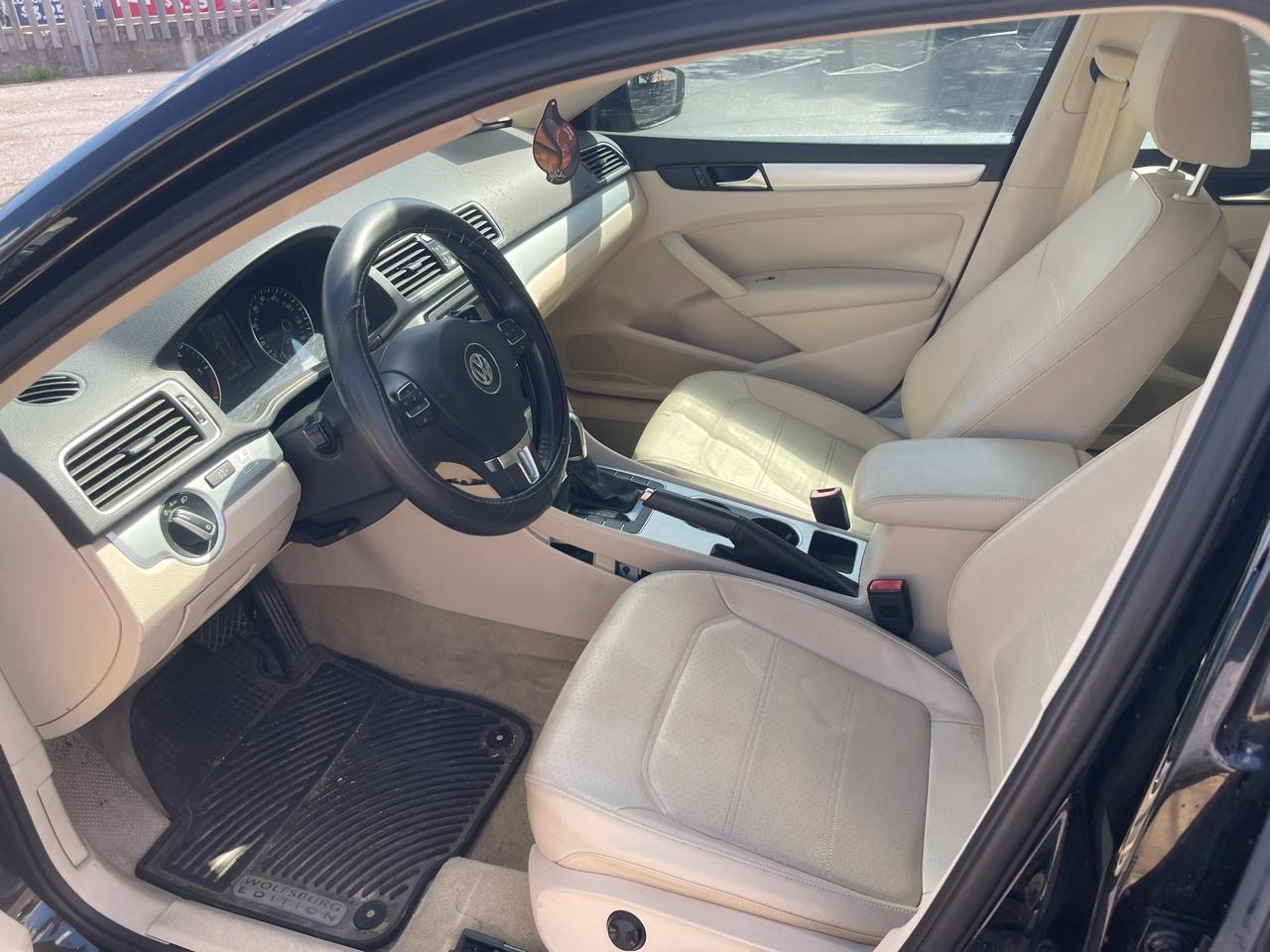 Volkswagen Passat 2.0L TDI SEL Premium 2013