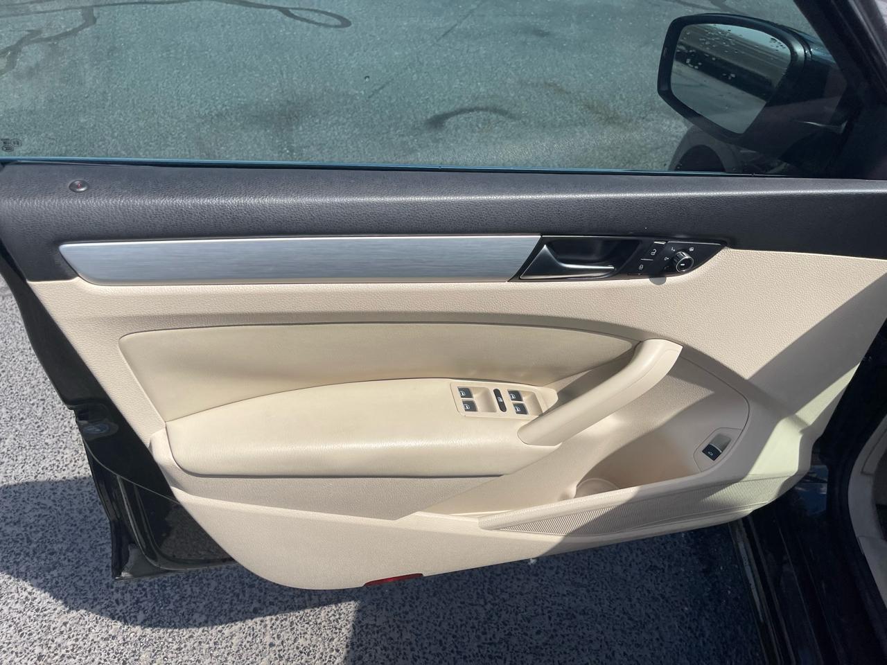 Volkswagen Passat 2.0L TDI SEL Premium 2013