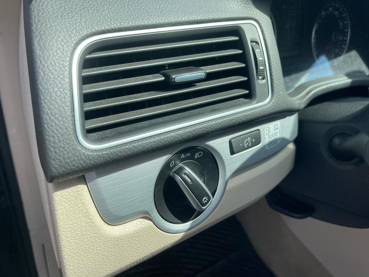 Volkswagen Passat 2.0L TDI SEL Premium 2013