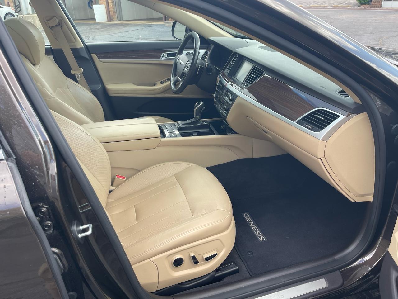 Hyundai Genesis 3.8L 2015