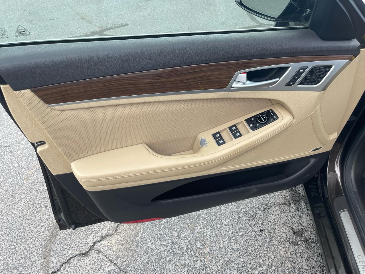 Hyundai Genesis 3.8L 2015