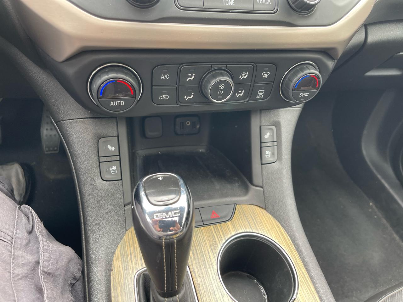 GMC Acadia Denali AWD 2019