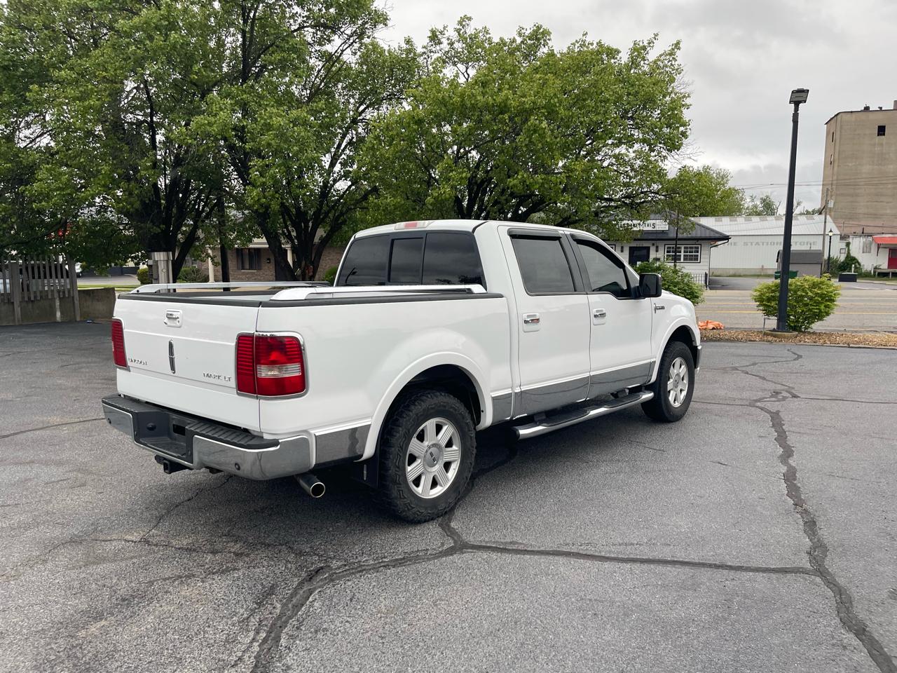 Lincoln Mark LT 2WD 2008
