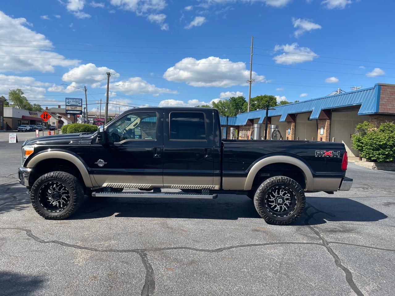 Ford F-350 SD Lariat Crew Cab 4WD 2011