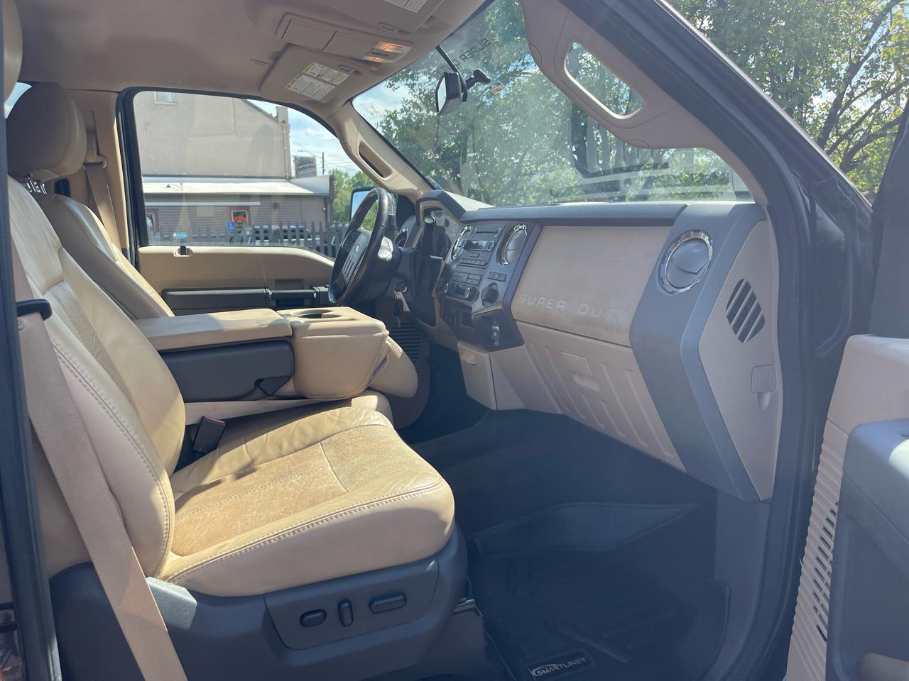 Ford F-350 SD Lariat Crew Cab 4WD 2011