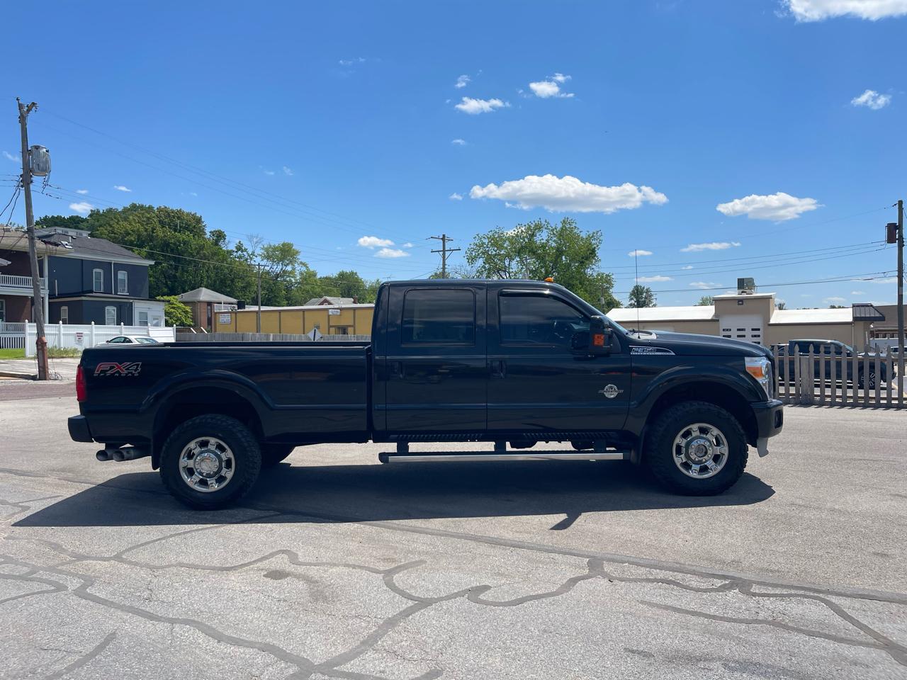 Ford F-350 SD Lariat Crew Cab 4WD 2012