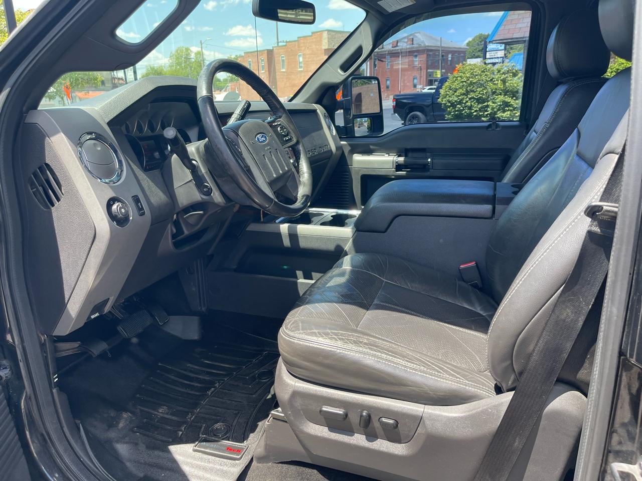 Ford F-350 SD Lariat Crew Cab 4WD 2012
