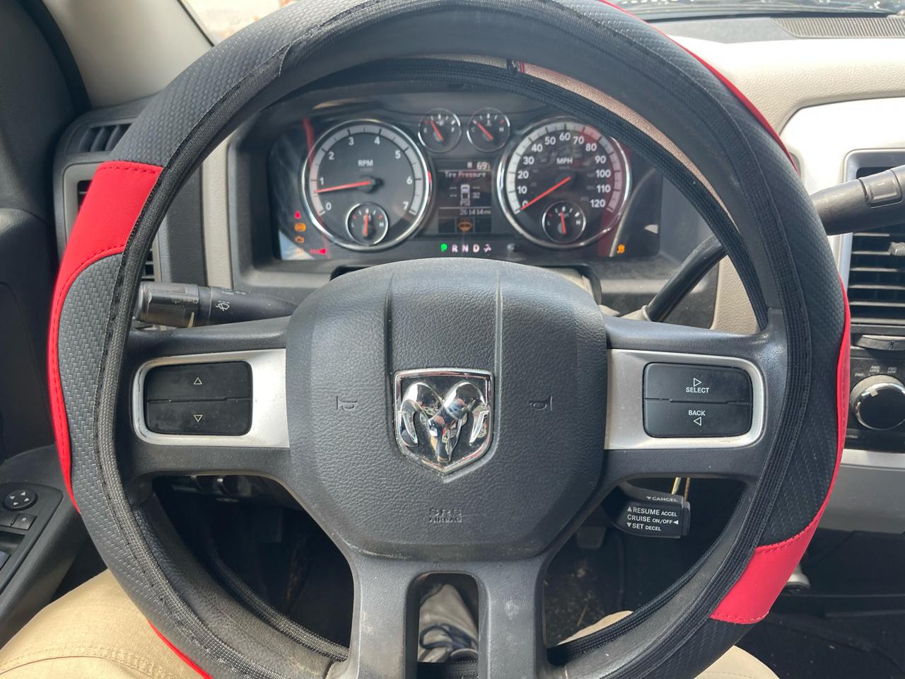 RAM 1500 4WD Quad Cab 140.5" Big Horn 2011