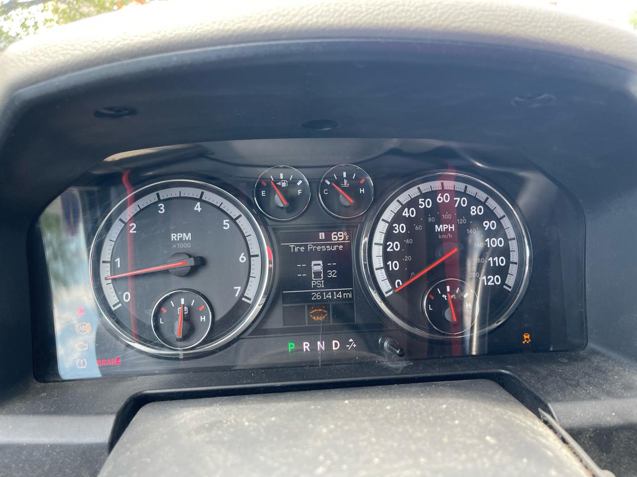 RAM 1500 4WD Quad Cab 140.5" Big Horn 2011