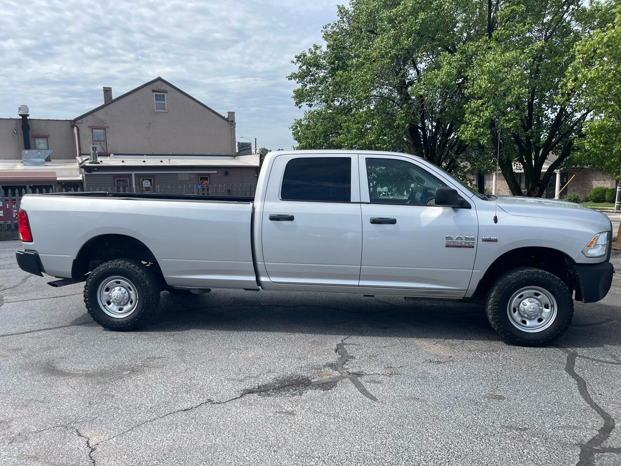 RAM 2500 Tradesman Crew Cab LWB 4WD 2016