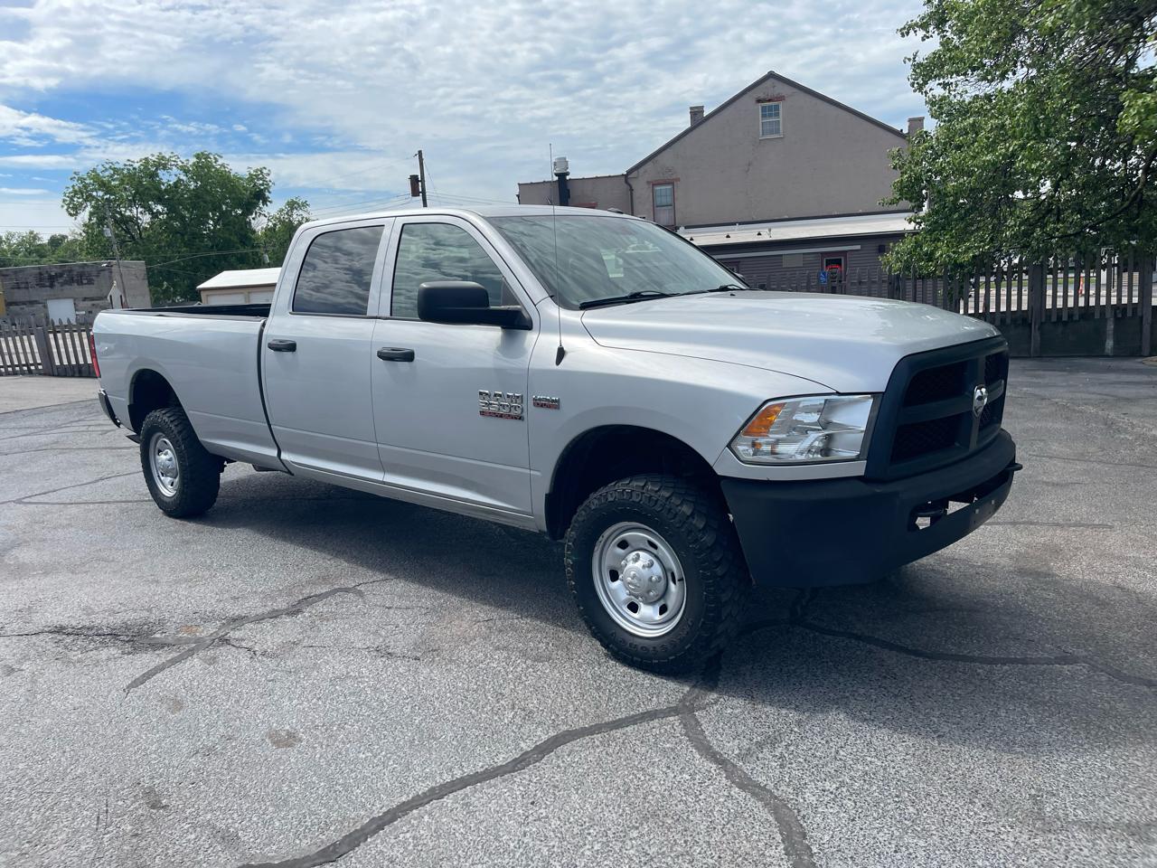 RAM 2500 Tradesman Crew Cab LWB 4WD 2016
