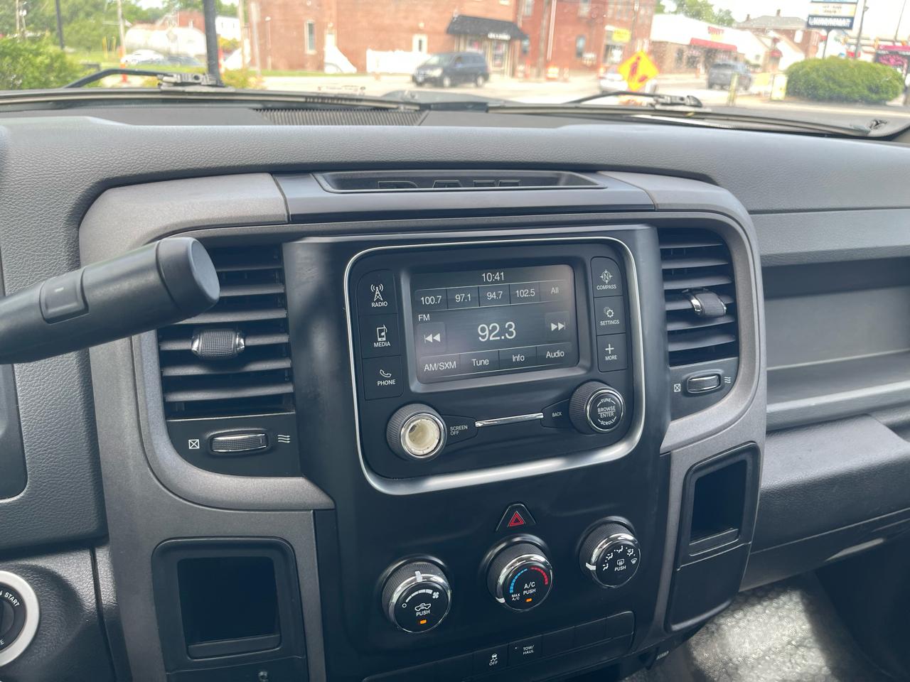 RAM 2500 Tradesman Crew Cab LWB 4WD 2016