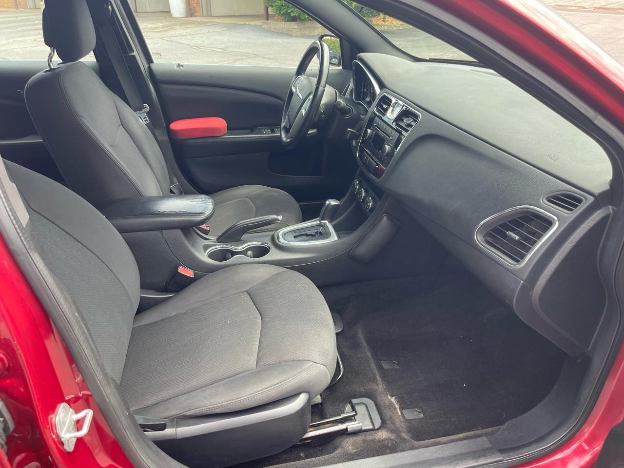 Chrysler 200 Touring 2013