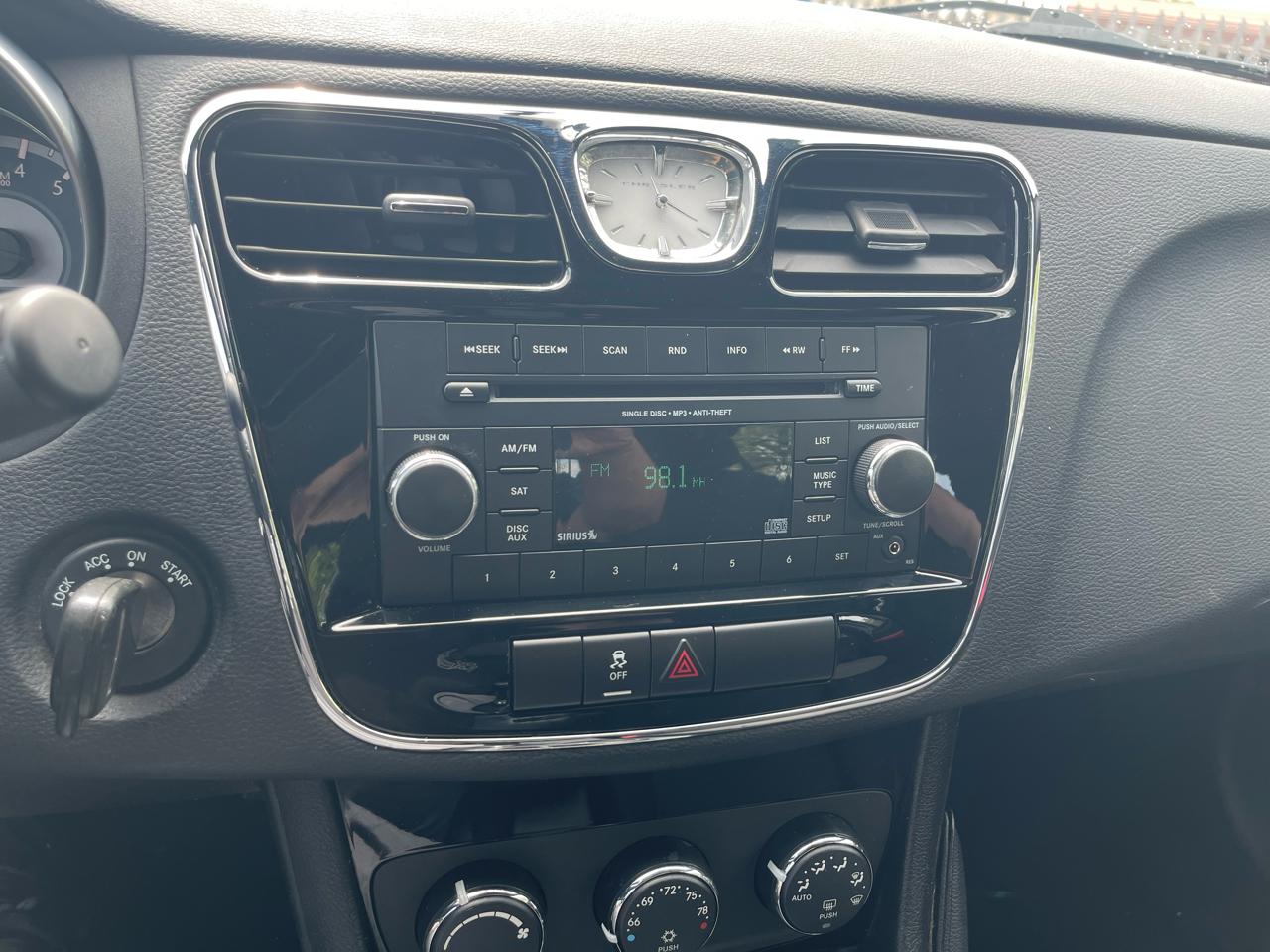 Chrysler 200 Touring 2013