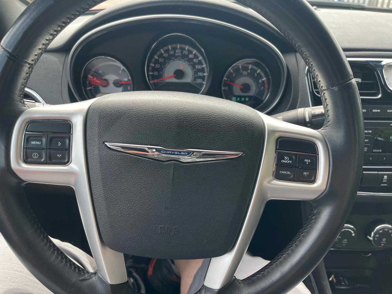 Chrysler 200 Touring 2013