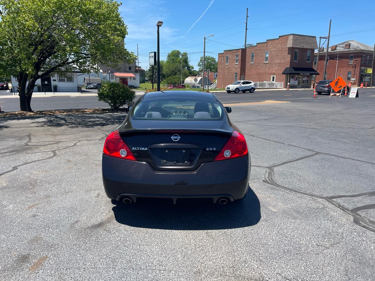 Nissan Altima 2.5 S Coupe 2012