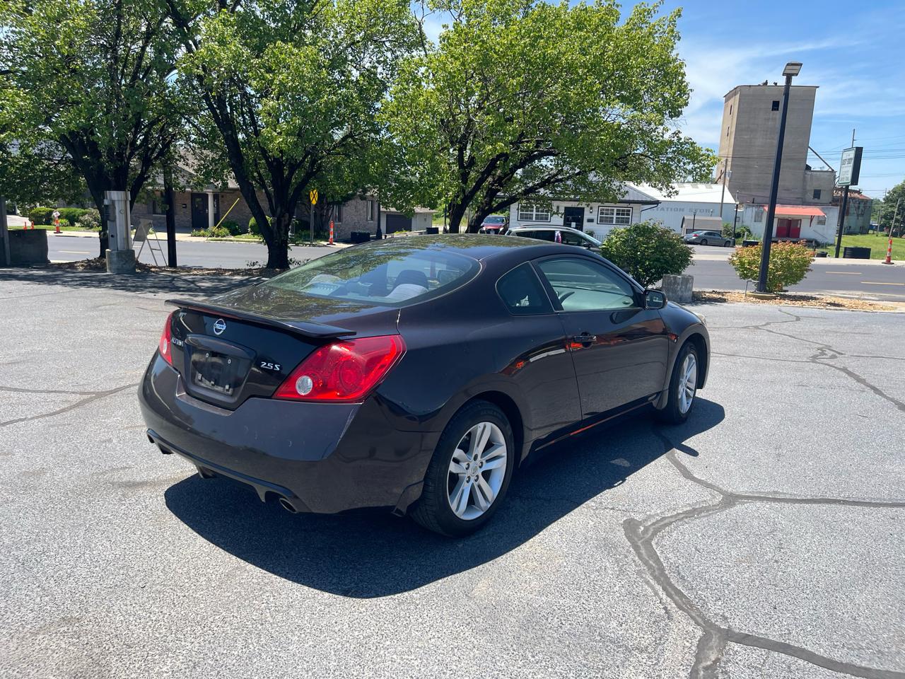 Nissan Altima 2.5 S Coupe 2012