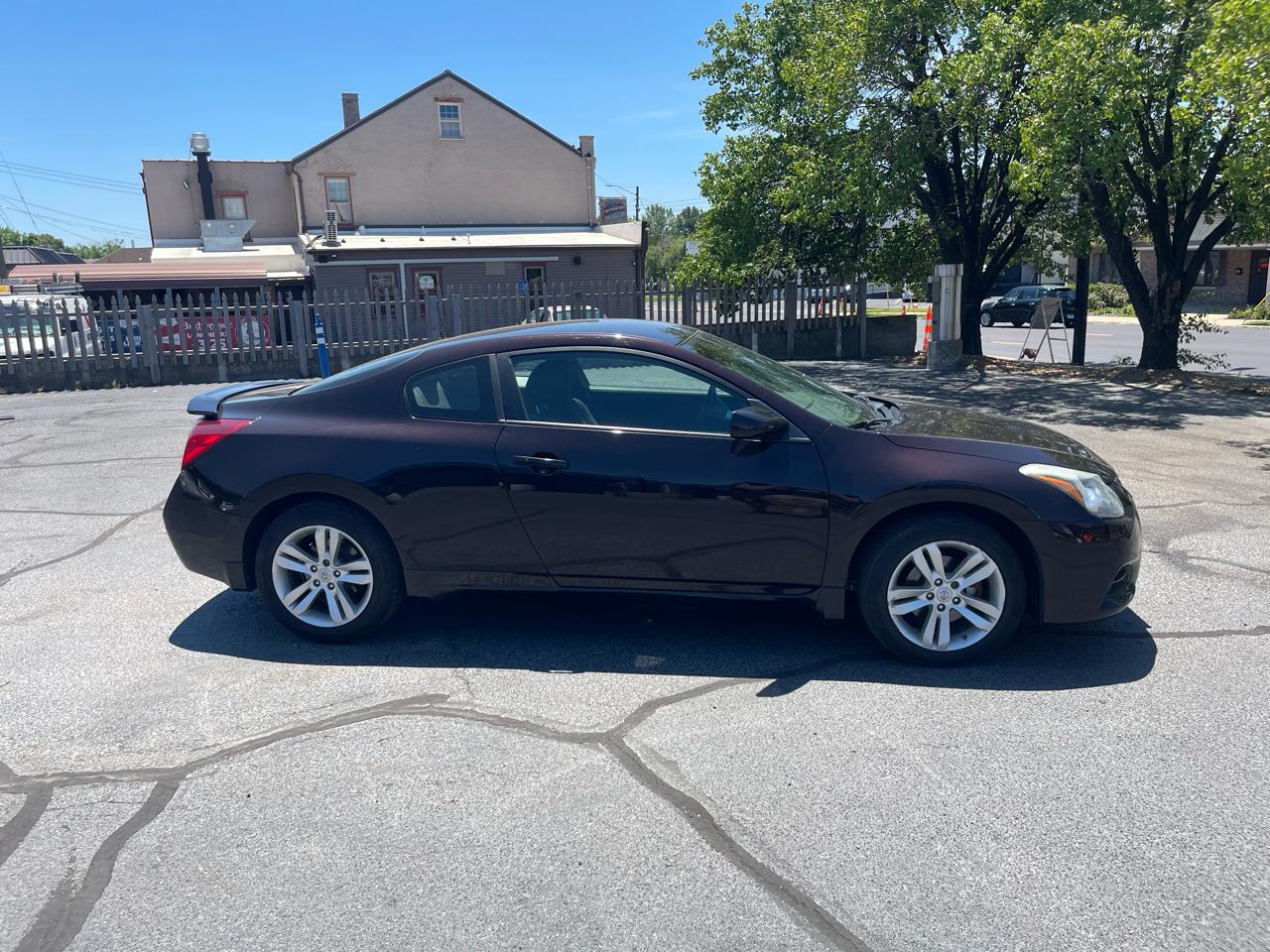 Nissan Altima 2.5 S Coupe 2012
