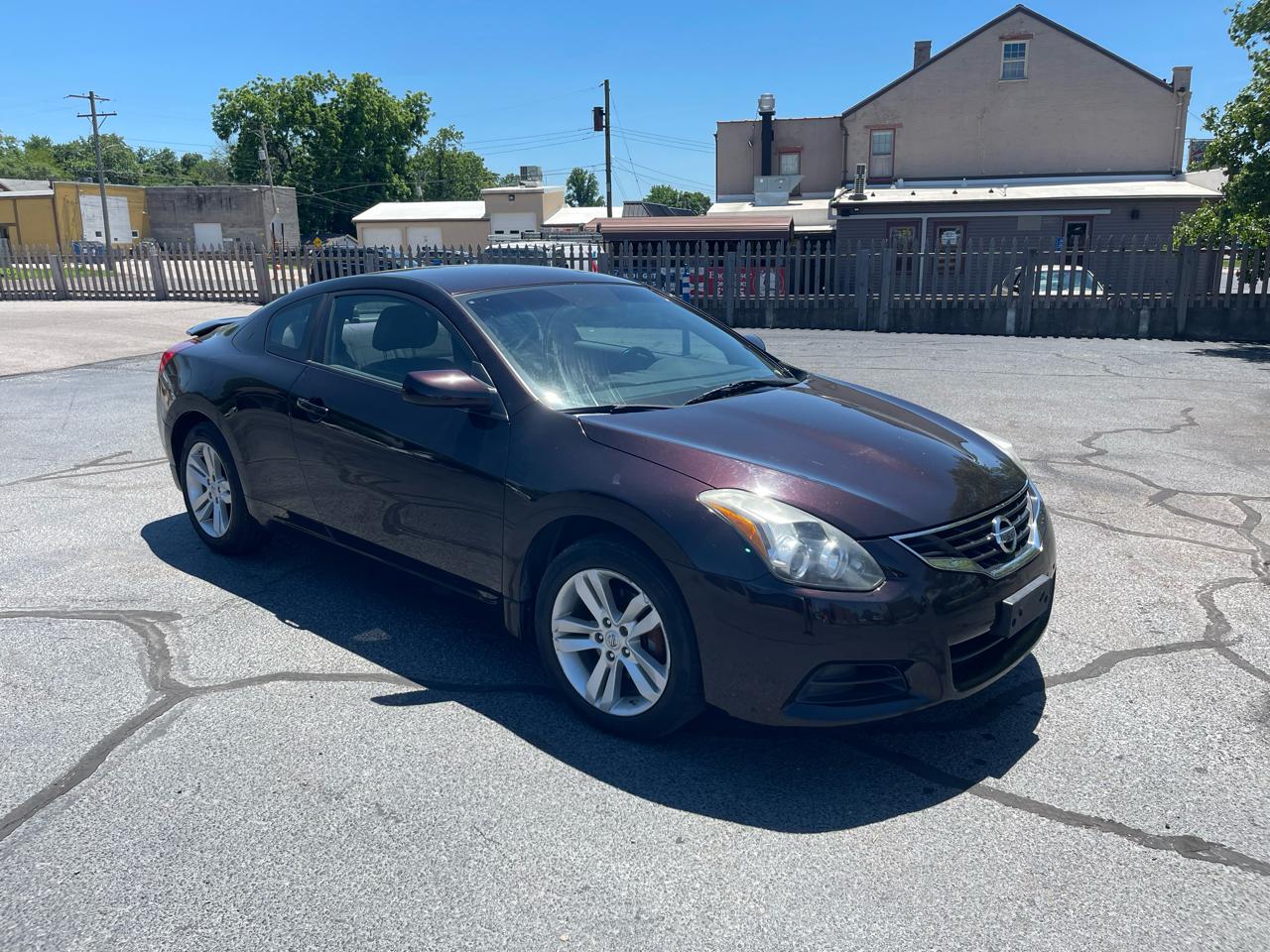 Nissan Altima 2.5 S Coupe 2012