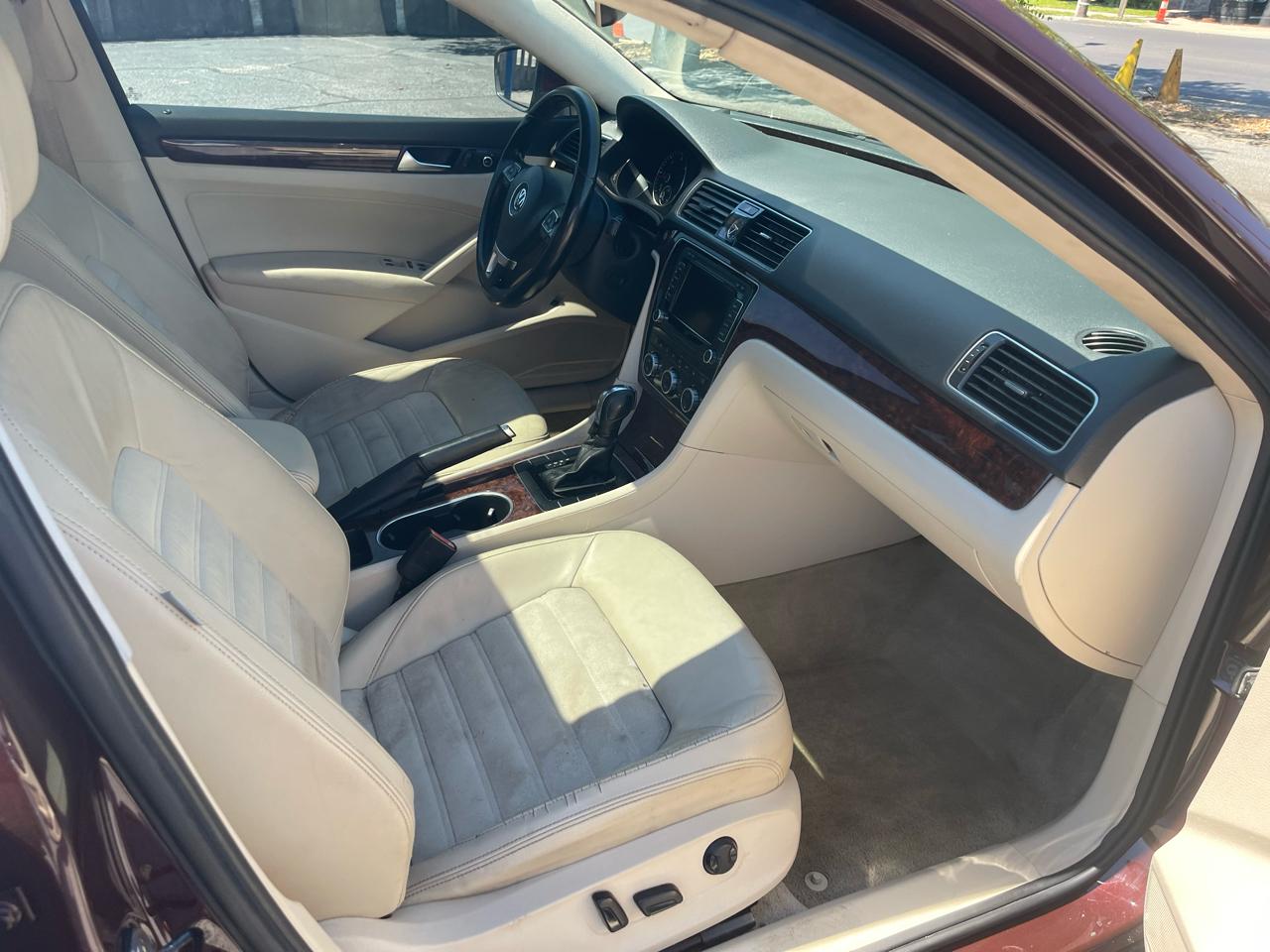 Volkswagen Passat 2.0L TDI SEL Premium 2013