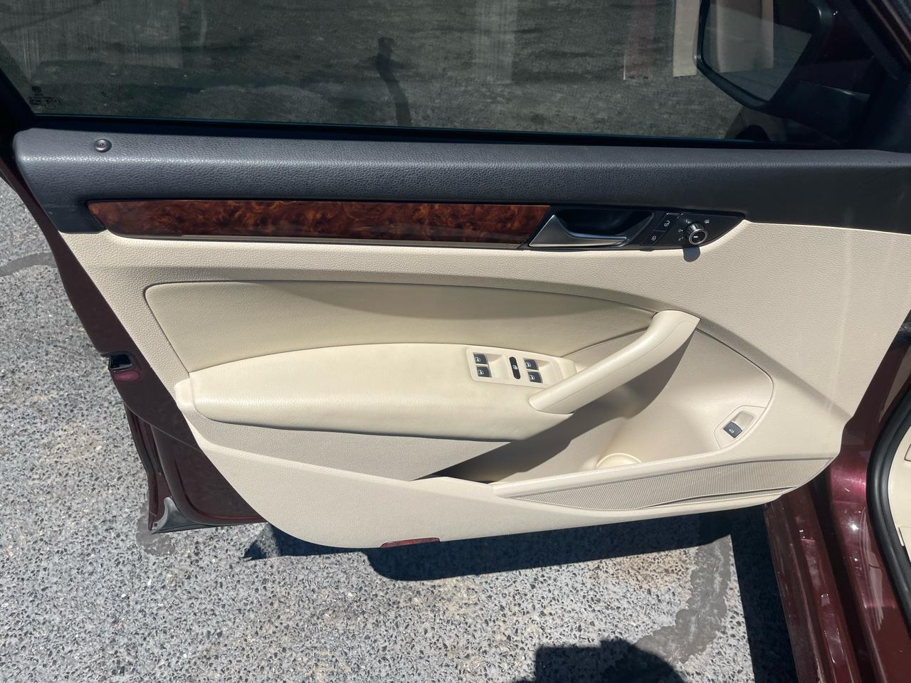 Volkswagen Passat 2.0L TDI SEL Premium 2013