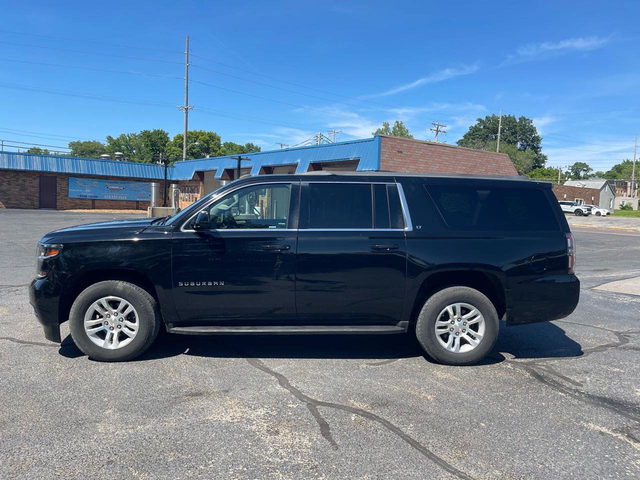 Chevrolet Suburban LT 1500 4WD 2015