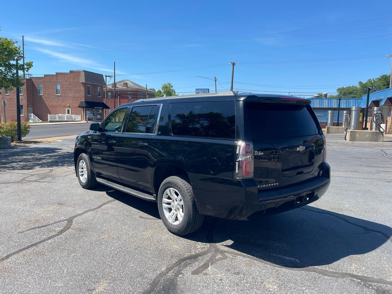 Chevrolet Suburban LT 1500 4WD 2015