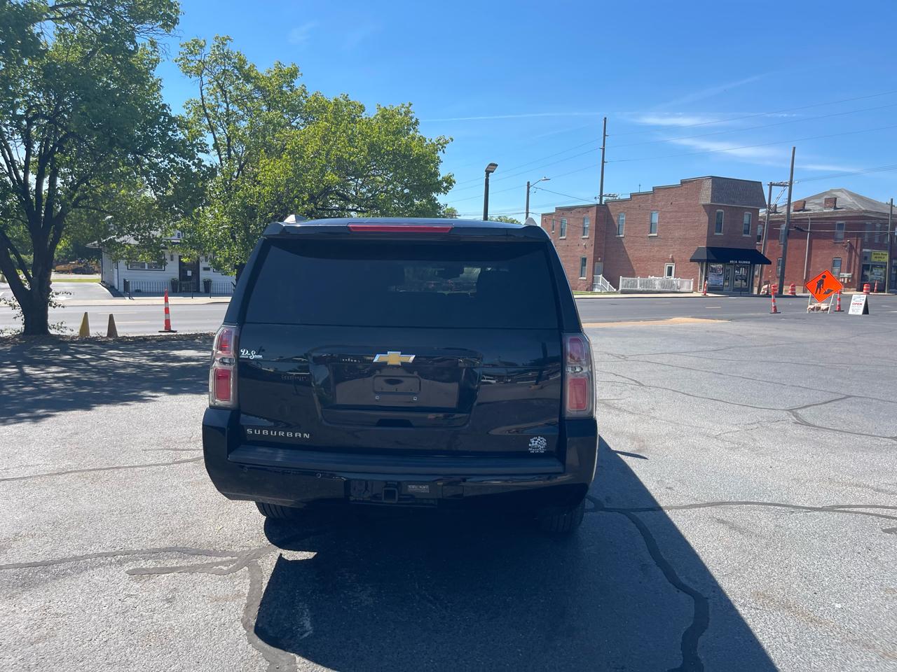 Chevrolet Suburban LT 1500 4WD 2015