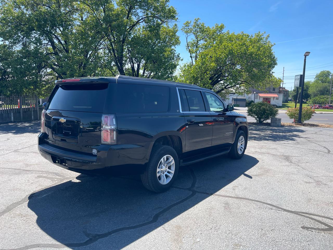 Chevrolet Suburban LT 1500 4WD 2015