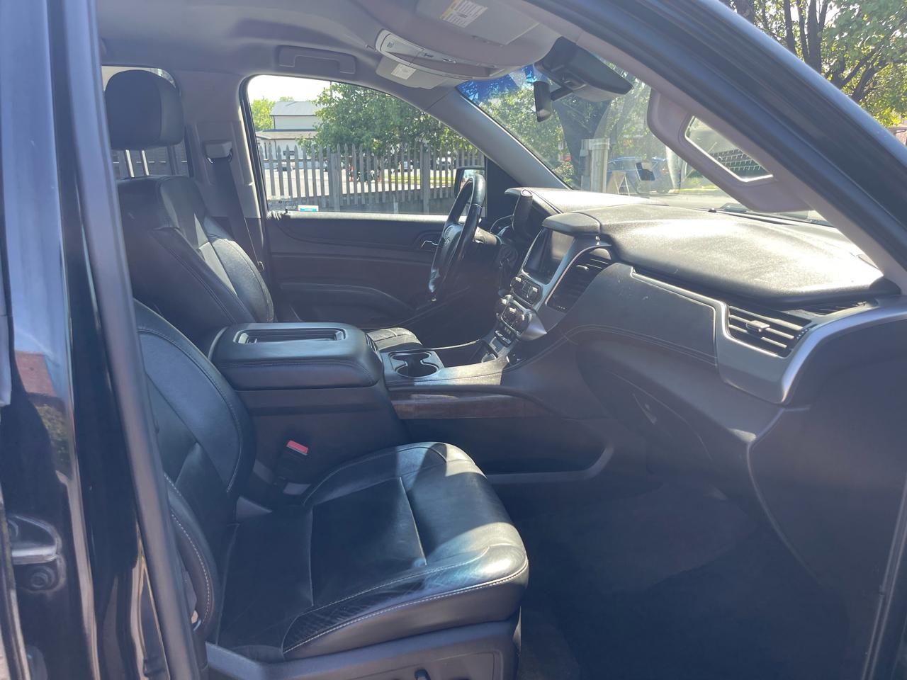 Chevrolet Suburban LT 1500 4WD 2015