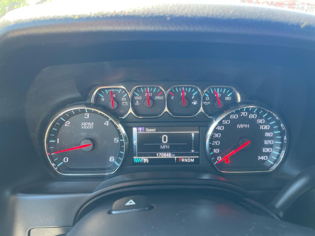 Chevrolet Suburban LT 1500 4WD 2015