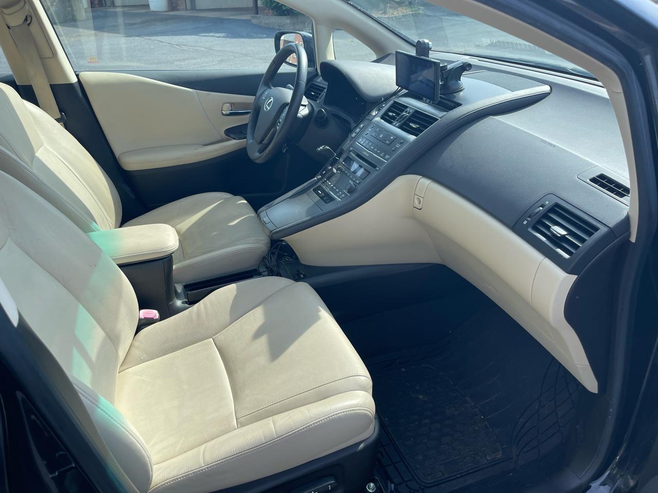 Lexus HS 250h Sedan 2010