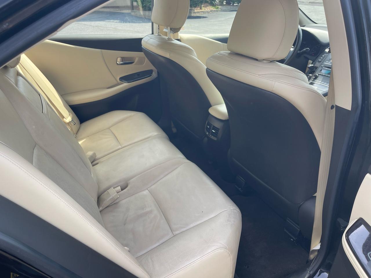 Lexus HS 250h Sedan 2010
